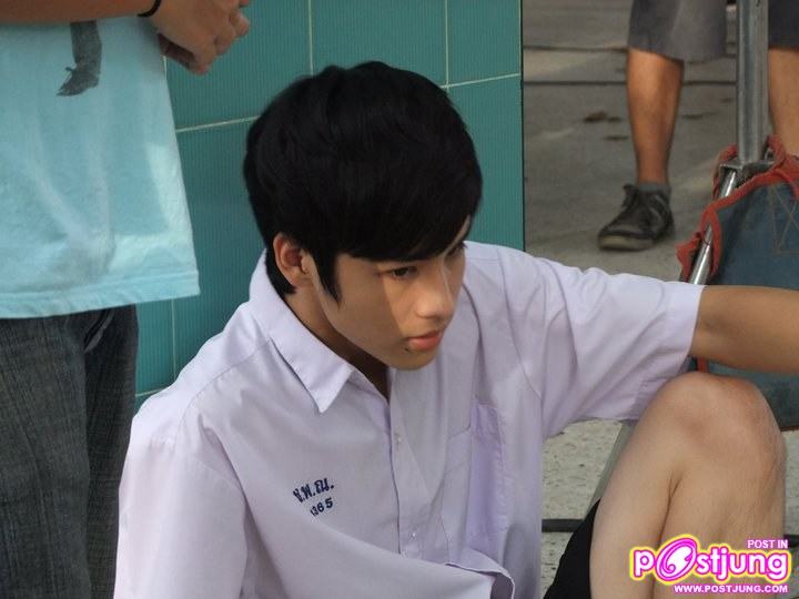 เก้า-จิรายุ ในชุดนักเรียน