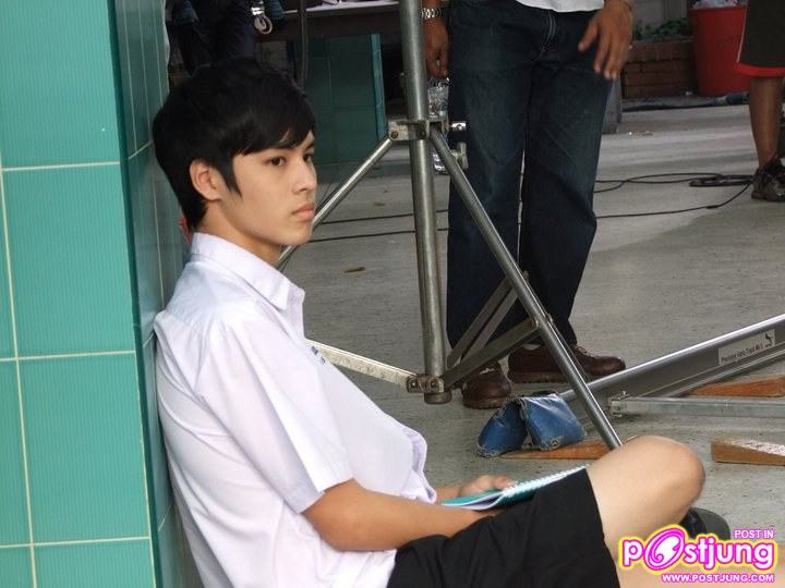 เก้า-จิรายุ ในชุดนักเรียน