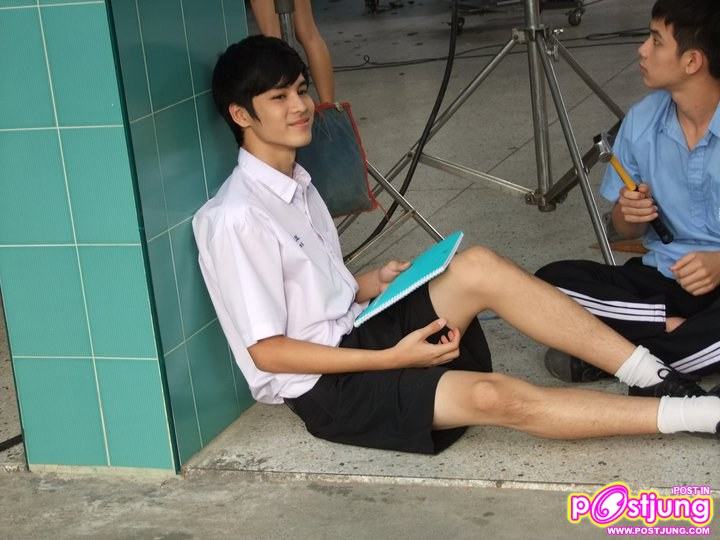 เก้า-จิรายุ ในชุดนักเรียน