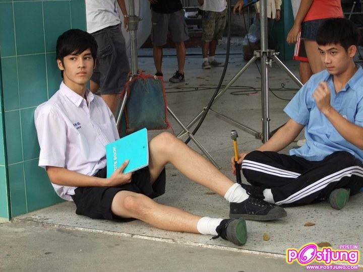 เก้า-จิรายุ ในชุดนักเรียน