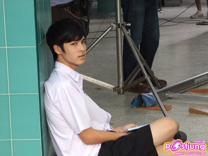 เก้า-จิรายุ ในชุดนักเรียน