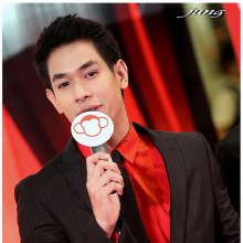 อ๋อม (อรรคพันธ์)