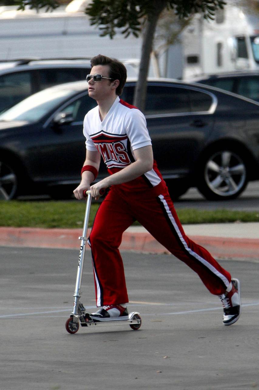 หนุ่มน้อยChris Colfer หรือ Kurt Hummel ใน glee