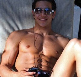 แจกหนุ่มล่ำ