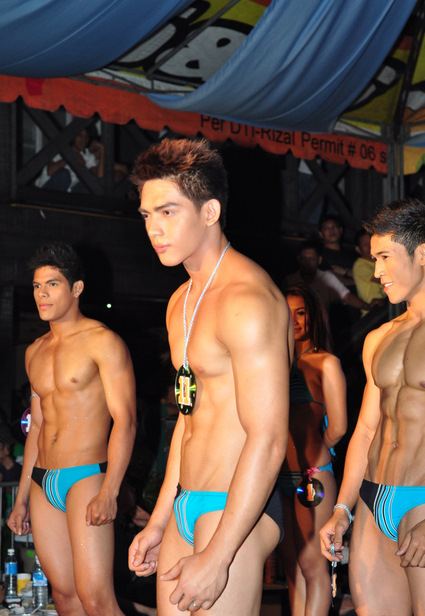 "MR. Sexy Body 2011" แฟชั่นโยกสะบัด!