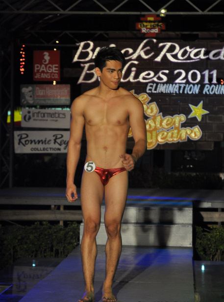 "MR. Sexy Body 2011" แฟชั่นโยกสะบัด!