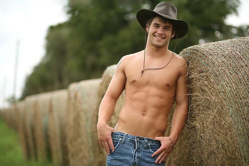 ใหญ่ (รูป กล้าม หรืออะไร ดูเอาเอง)