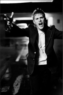 Lucas Grabeel จาก high school musical