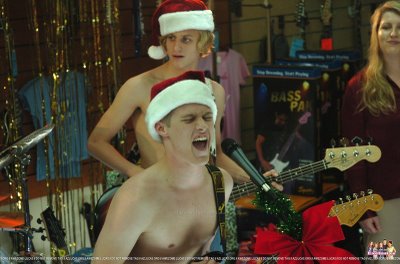 Lucas Grabeel จาก high school musical