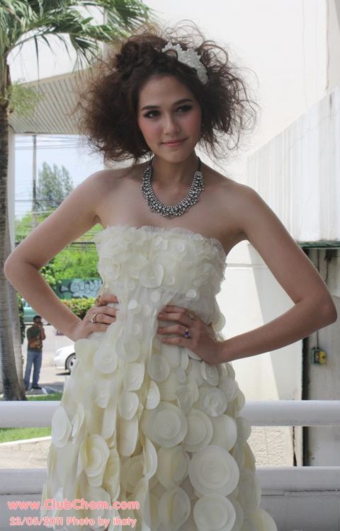 ชมพู่ อารยา ในพิธีบวงสรวงต้มยำลำซิ่ง