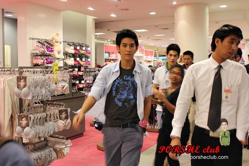 พอร์ช-ศรัณย์ เดินแบบงานCentral Men with style 2011 @เซ็นทรัลชิดลม