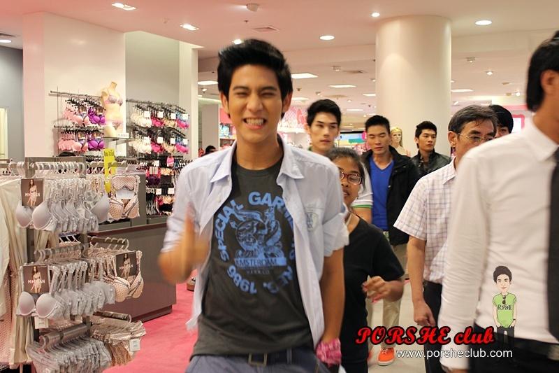 พอร์ช-ศรัณย์ เดินแบบงานCentral Men with style 2011 @เซ็นทรัลชิดลม