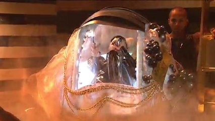 Lady Gaga - Born This Way (Live on SNL)