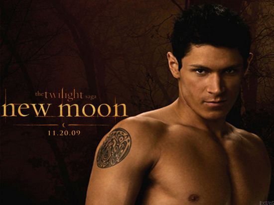 หนุ่่มหมาป่า alex meraz