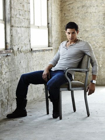 หนุ่่มหมาป่า alex meraz