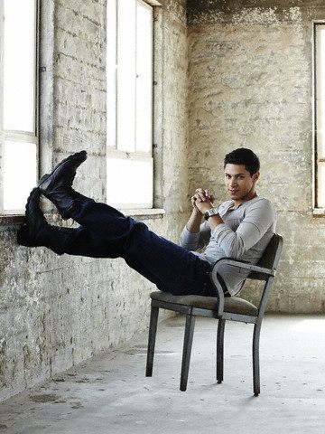 หนุ่่มหมาป่า alex meraz