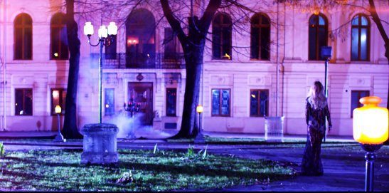 Britney Spears เป็นการมีตติ้งแฟนคลับผู้โชคดีจากคลื่นวิทยุ และชุดที่เจ๊ใส่อยู่นี้คือชุดที่ใช้ถ่ายทำเอ็มวี I Wanna Go