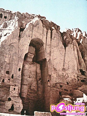 อับดับ 9 Buddha of Bamyan, Afghanistanพระพุทธรูปสมัยโบราณ แกะสลักอยู่ที่เขา Lanshan ประเทศจีน องค์พระพุทธรูปมีความสูง 71 เมตร
