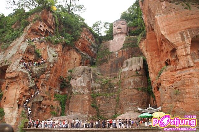 อับดับ 8  Statue of Lanshan Buddha, Lanshanพระพุทธรูปสมัยโบราณ แกะสลักอยู่ที่เขา Lanshan ประเทศจีน องค์พระพุทธรูปมีความสูง 71 เมตร