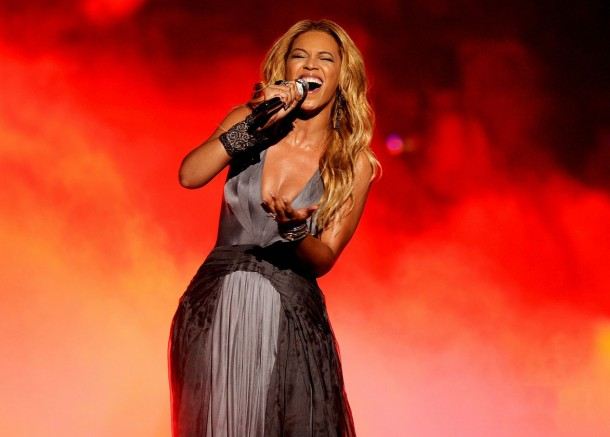 beyonce Live @ American Idol