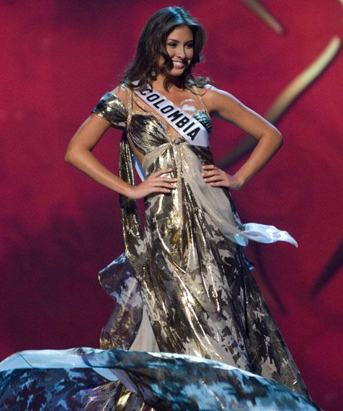 คุณชอบชุดราตรีของผู้เข้าประกวดMUของแต่ละปีคนไหนมากที่สุด