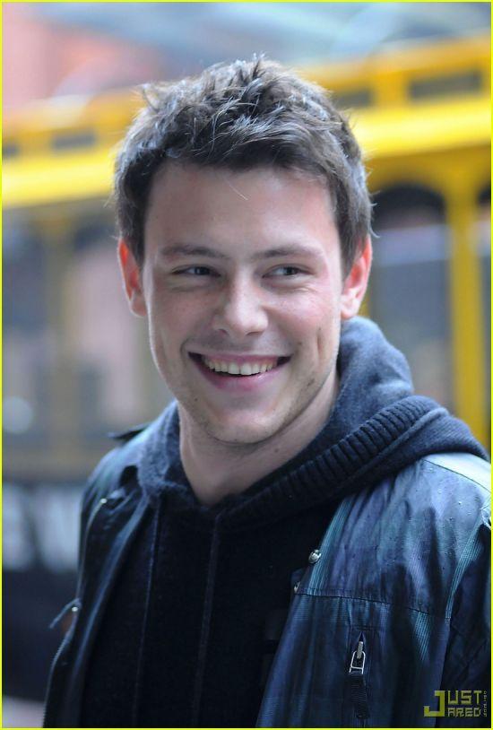 หนุ่ม Cory Monteith หรือFinn Hudsonใน glee