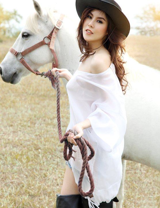 [7Golden Girls] 7th ANNIVERSARY ISSUE @VOLUME vol.7 no. 145 May 2011