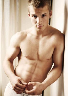 freddie stroma จาก Harry Potter