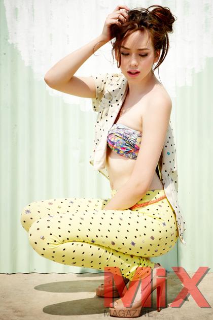 นุช-นีรนาท สวย ใส กับแฟชั่นสีจัดจ้าน @ MIX vol.5 no.55 June 2011