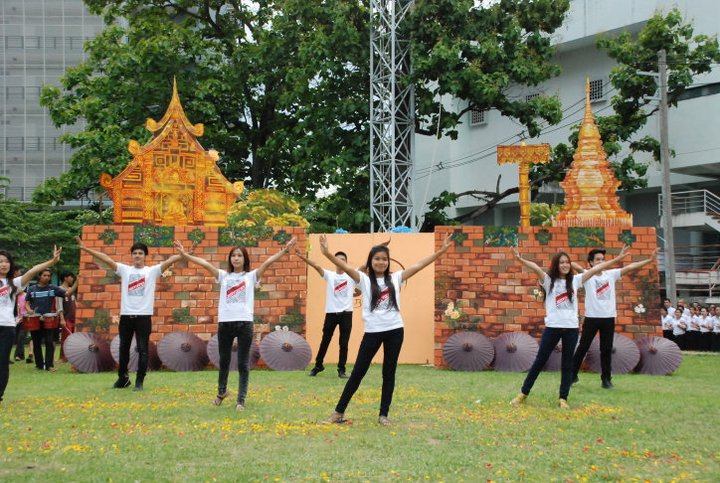 ลีดรุ่นพี่ศิลปกรรมศาสตร์
