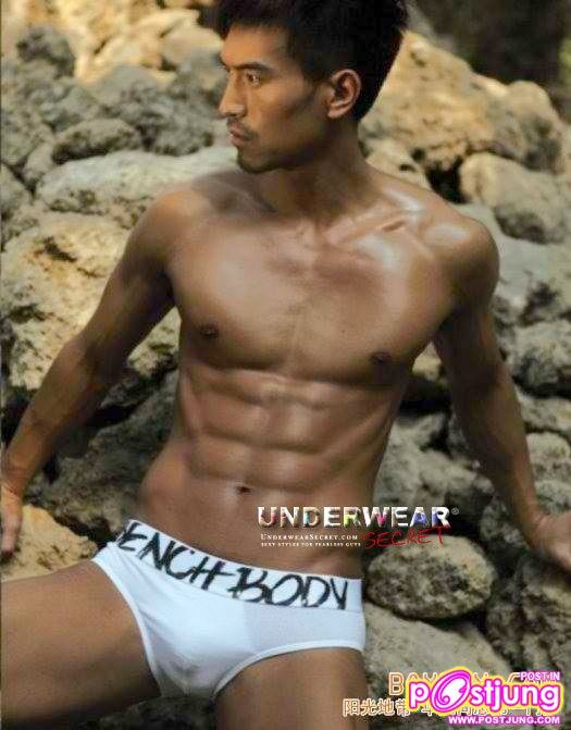 นายแบบจีน Rock Ji กับการถ่ายแบบกางเกงในชาย!!!