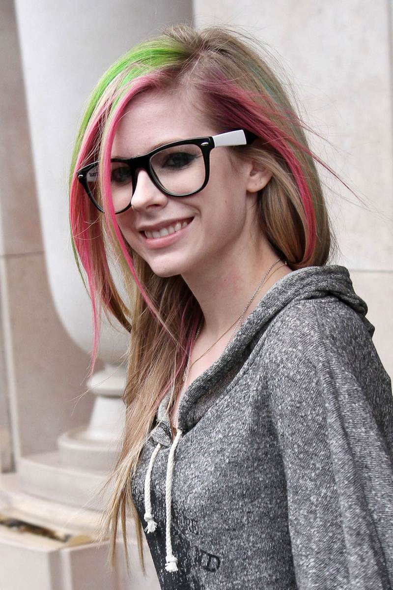 Avril Lavigne เนิร์ดๆแบบน่ารัก