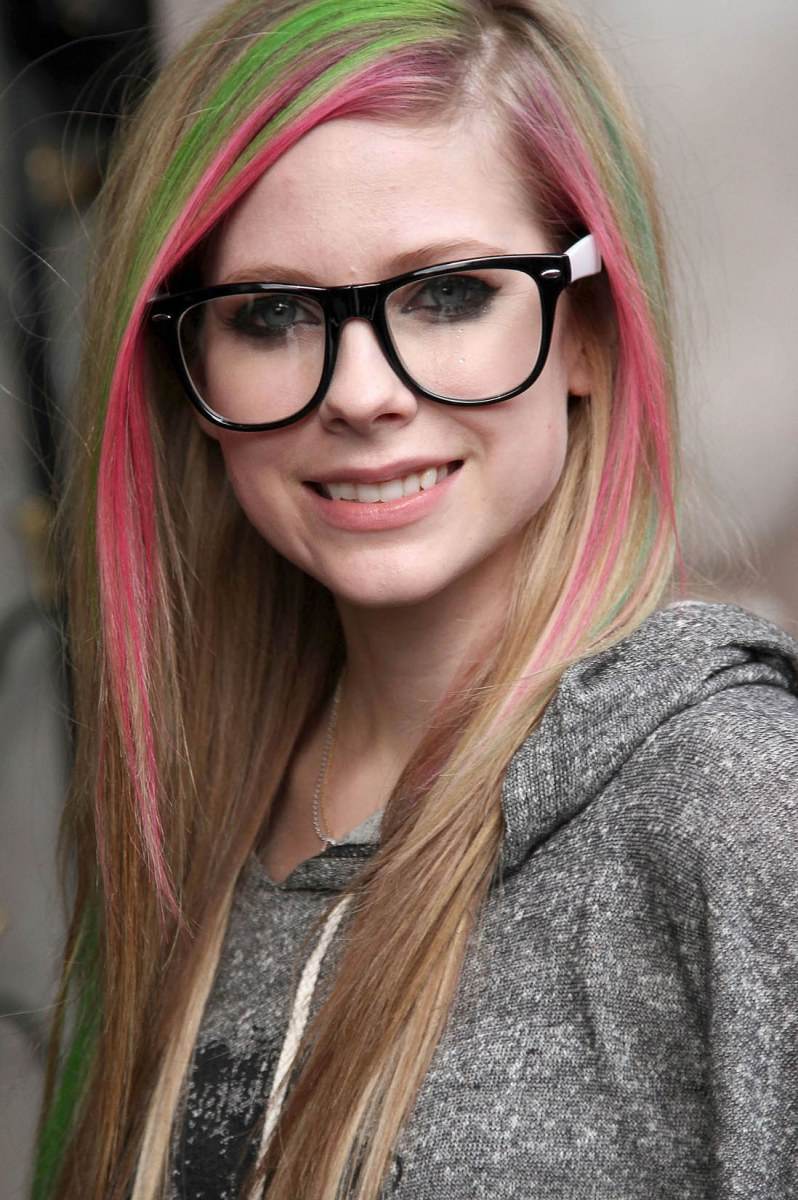 Avril Lavigne เนิร์ดๆแบบน่ารัก