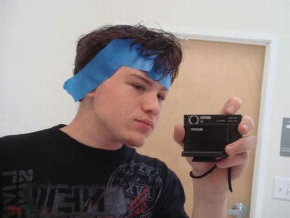 OMG !!! โกนหนวดด้วยไฟแช็ค