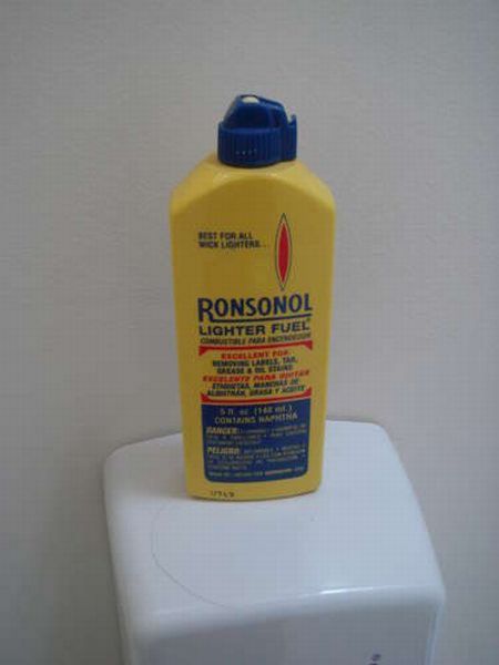 OMG !!! โกนหนวดด้วยไฟแช็ค