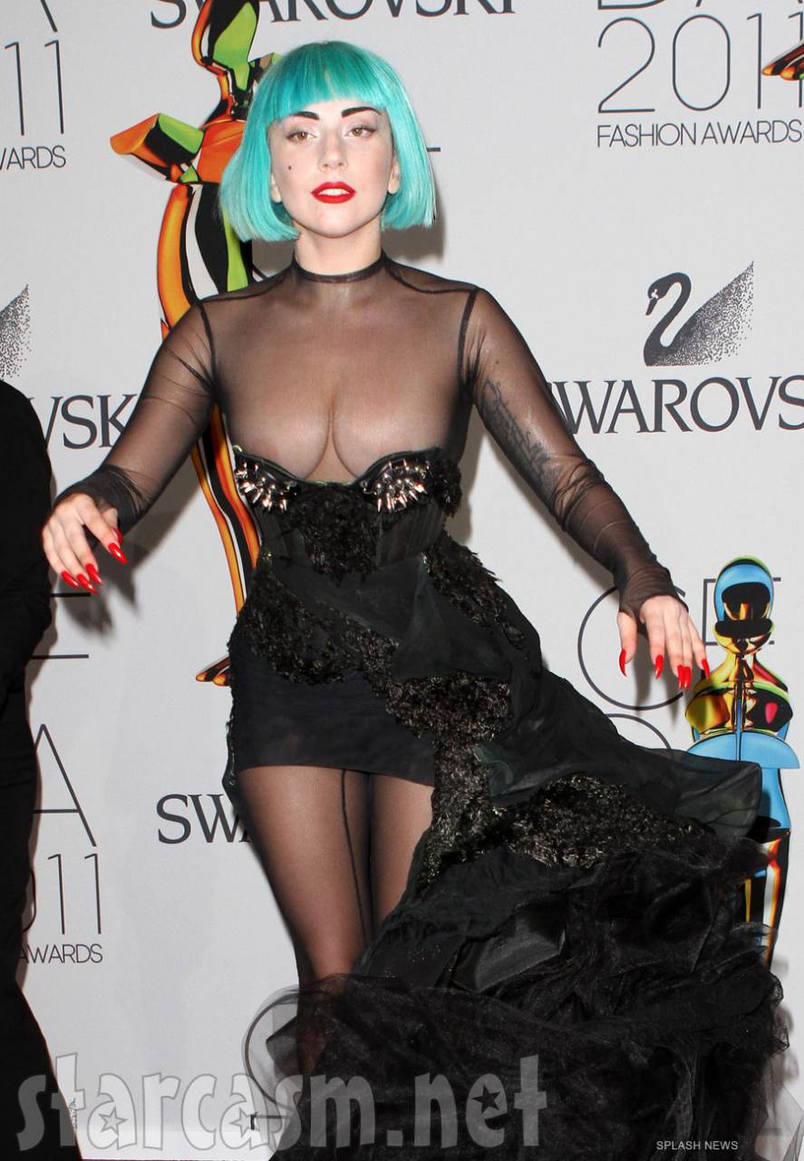 ก้าก้าโชว์"JIM"ในปาร์ตี้งาน Fashion icon Award