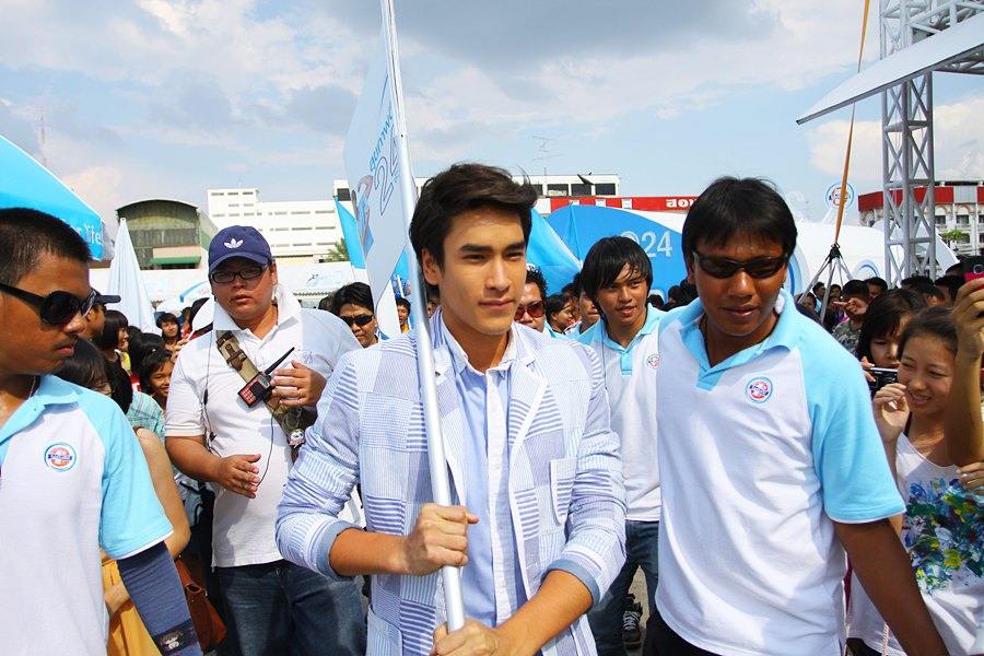 ณเดชน์จากอุบลและอุดร ในงาน Foremost