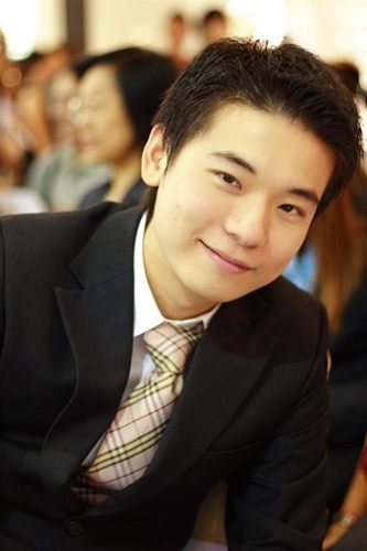 อิทธิพัทธ์ กุลพงษ์วณิชย์ เจ้าของแบรนด์ "เถ้าแก่น้อย" ขอรับ