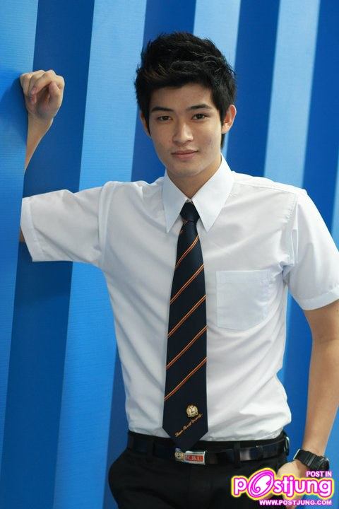 ตูมตาม ในชุดนักศึกษาเกษมบัณฑิต หล่อ เท่ ถูกระเบียบ