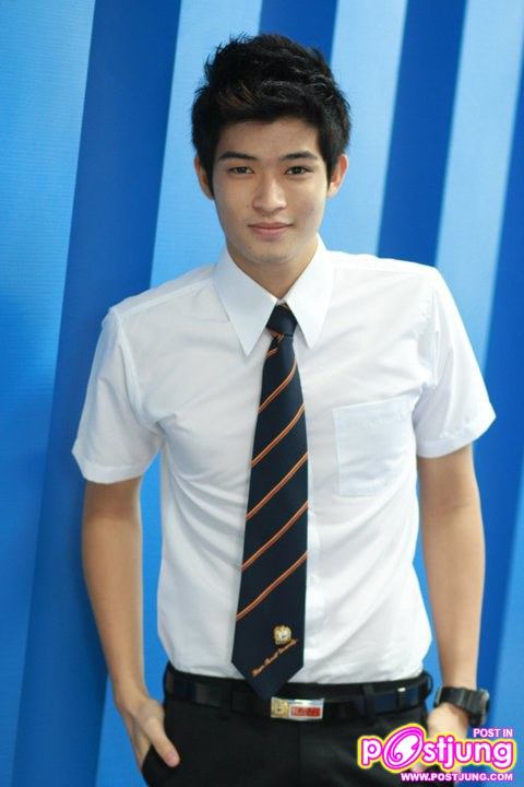 ตูมตาม ในชุดนักศึกษาเกษมบัณฑิต หล่อ เท่ ถูกระเบียบ