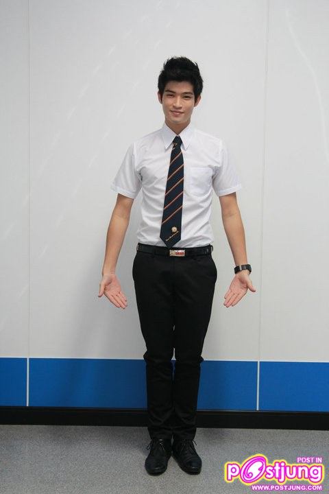 ตูมตาม ในชุดนักศึกษาเกษมบัณฑิต หล่อ เท่ ถูกระเบียบ