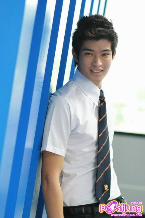 ตูมตาม ในชุดนักศึกษาเกษมบัณฑิต หล่อ เท่ ถูกระเบียบ