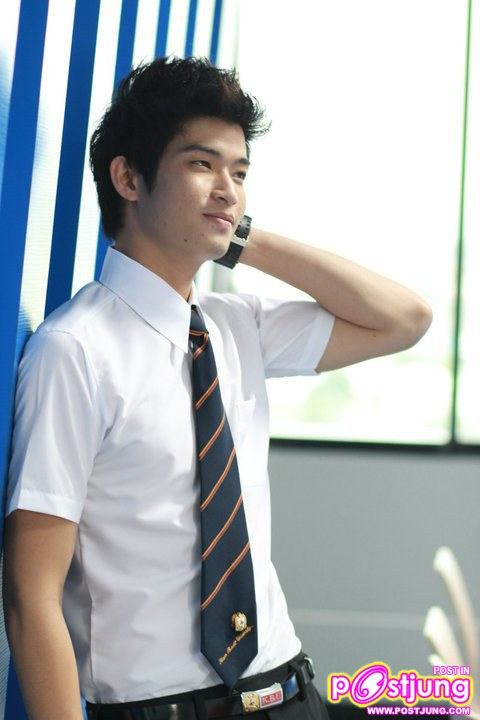 ตูมตาม ในชุดนักศึกษาเกษมบัณฑิต หล่อ เท่ ถูกระเบียบ