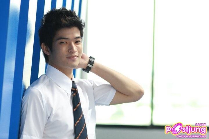 ตูมตาม ในชุดนักศึกษาเกษมบัณฑิต หล่อ เท่ ถูกระเบียบ