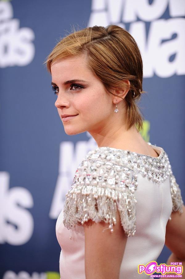 Emma Watson @ [Red carpet] 2011 MTV Movie Awards