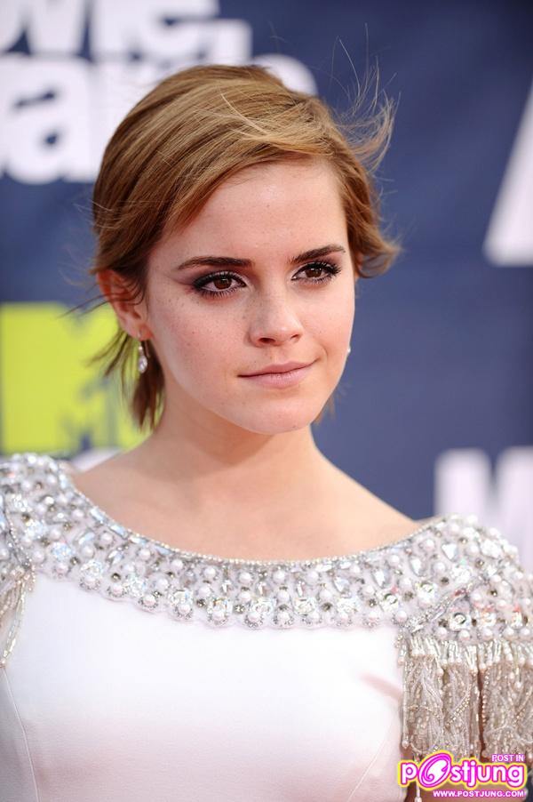 Emma Watson @ [Red carpet] 2011 MTV Movie Awards