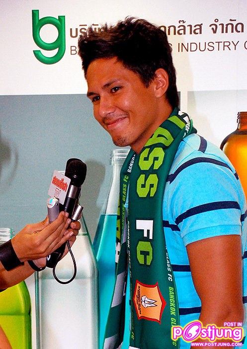 หนุ่มหล่อนักกีฬา