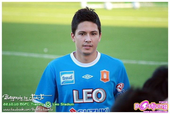 หนุ่มหล่อนักกีฬา