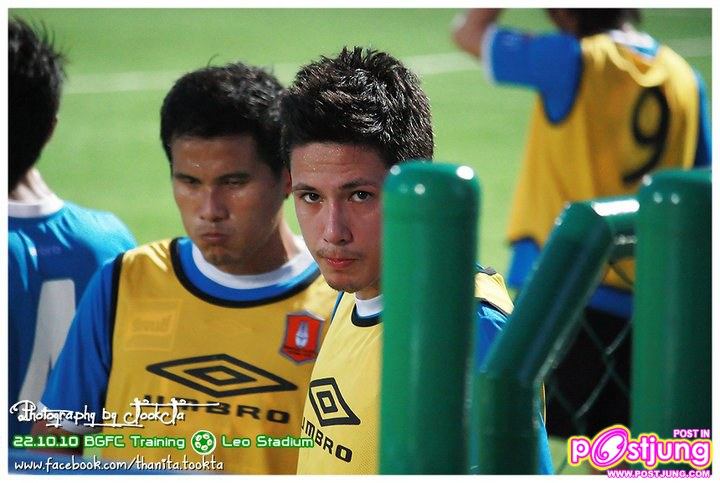 หนุ่มหล่อนักกีฬา