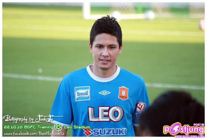 หนุ่มหล่อนักกีฬา